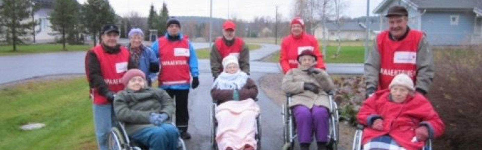 Vapaaehtoiset ulkoiluttaa