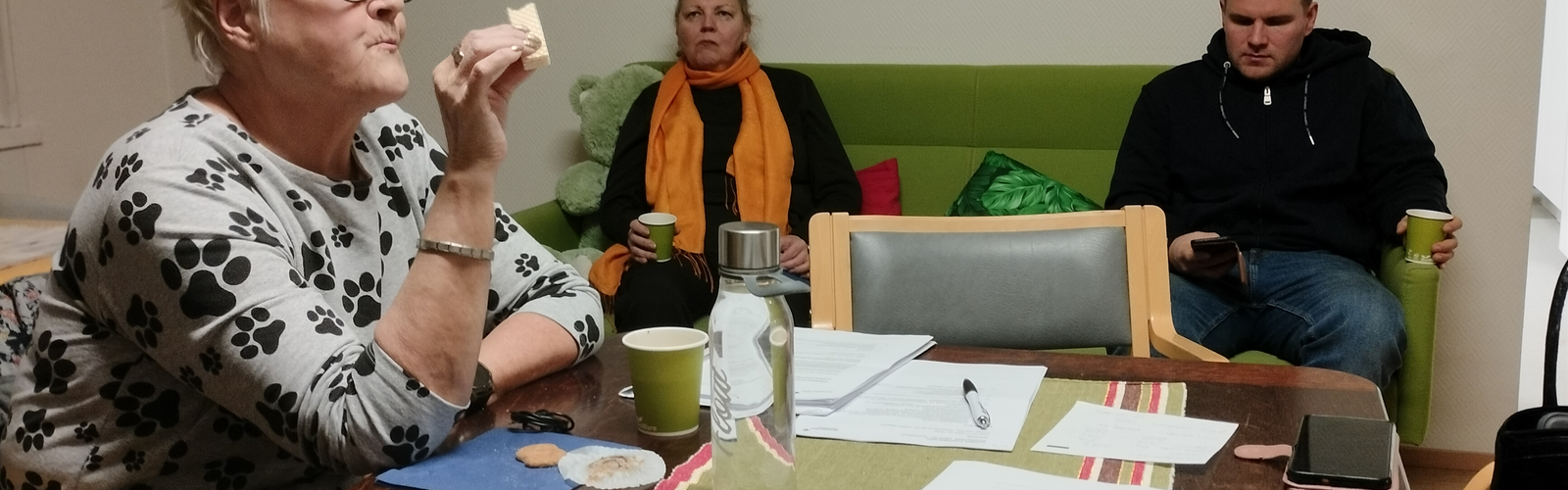 Kokousväkeä Harhalassa