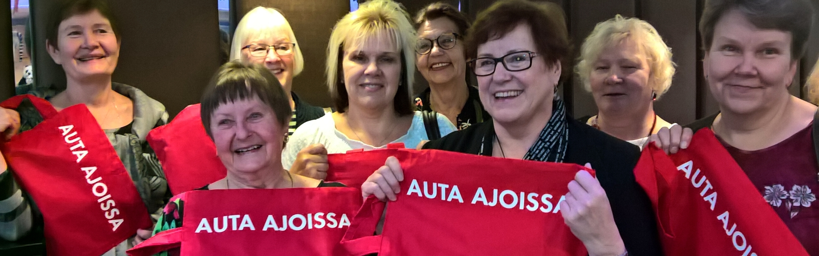 Osaston aktiiveja risteilyllä.