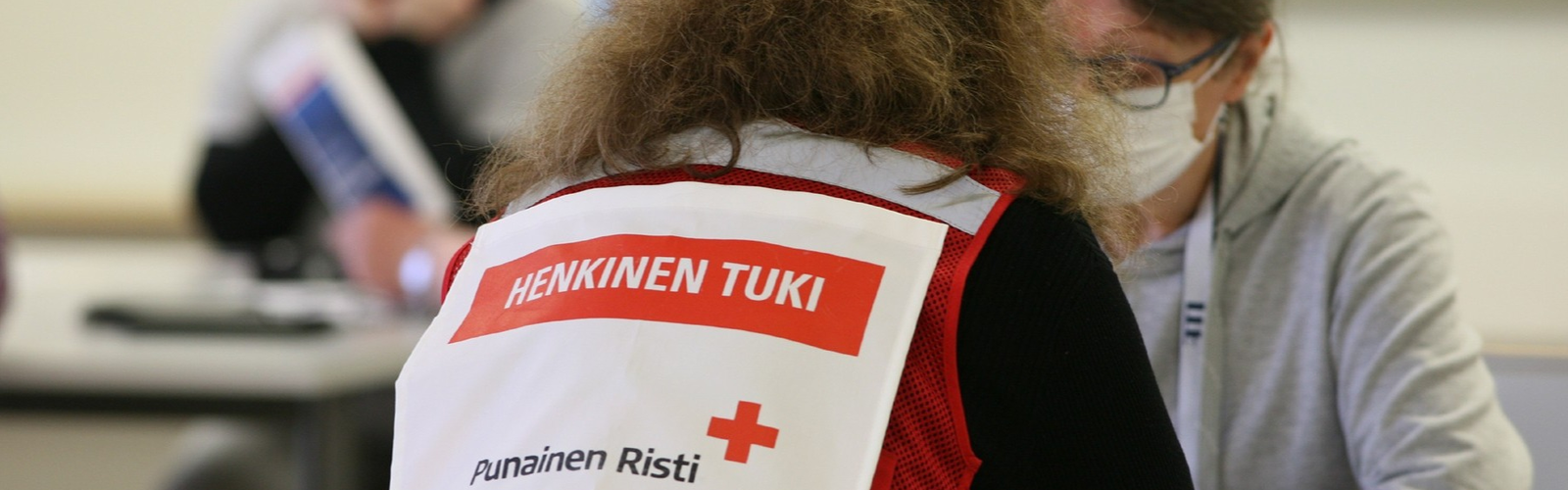 Henkinen tuki evakuointiharjoituksessa.