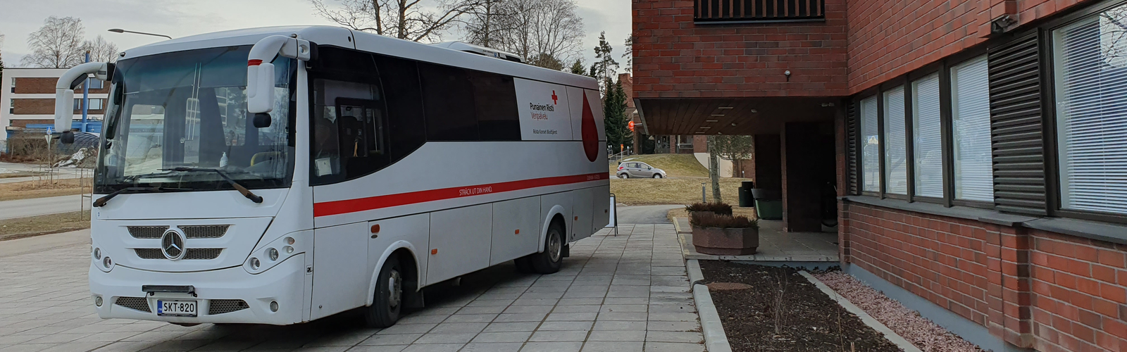 Veripalvelun auto Lopen kunnantalolla