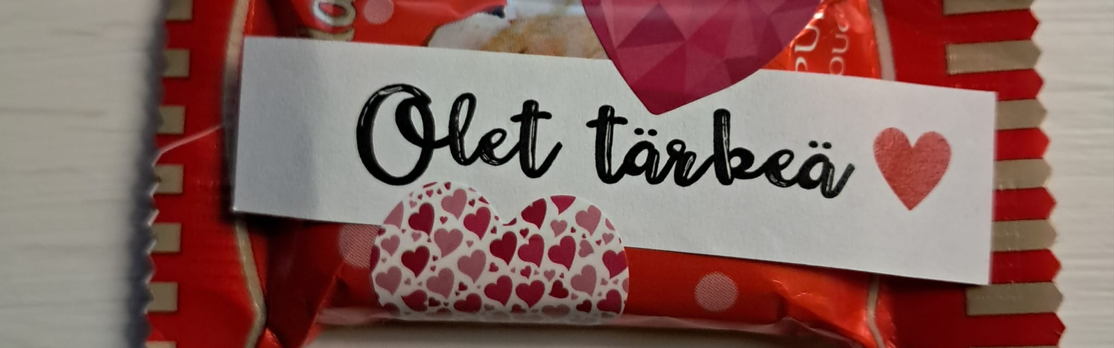 Suklaapatukka tekstillä olet tärkeä.