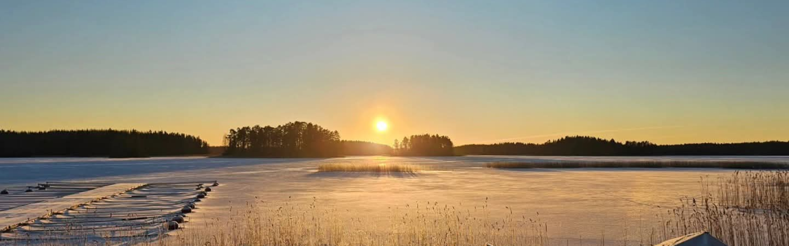 Talvinen maisema Loppijärvelle.