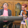 pianisti ja viulisti esiintyvät